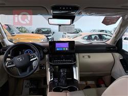 تۆیۆتا لاند کروزەر